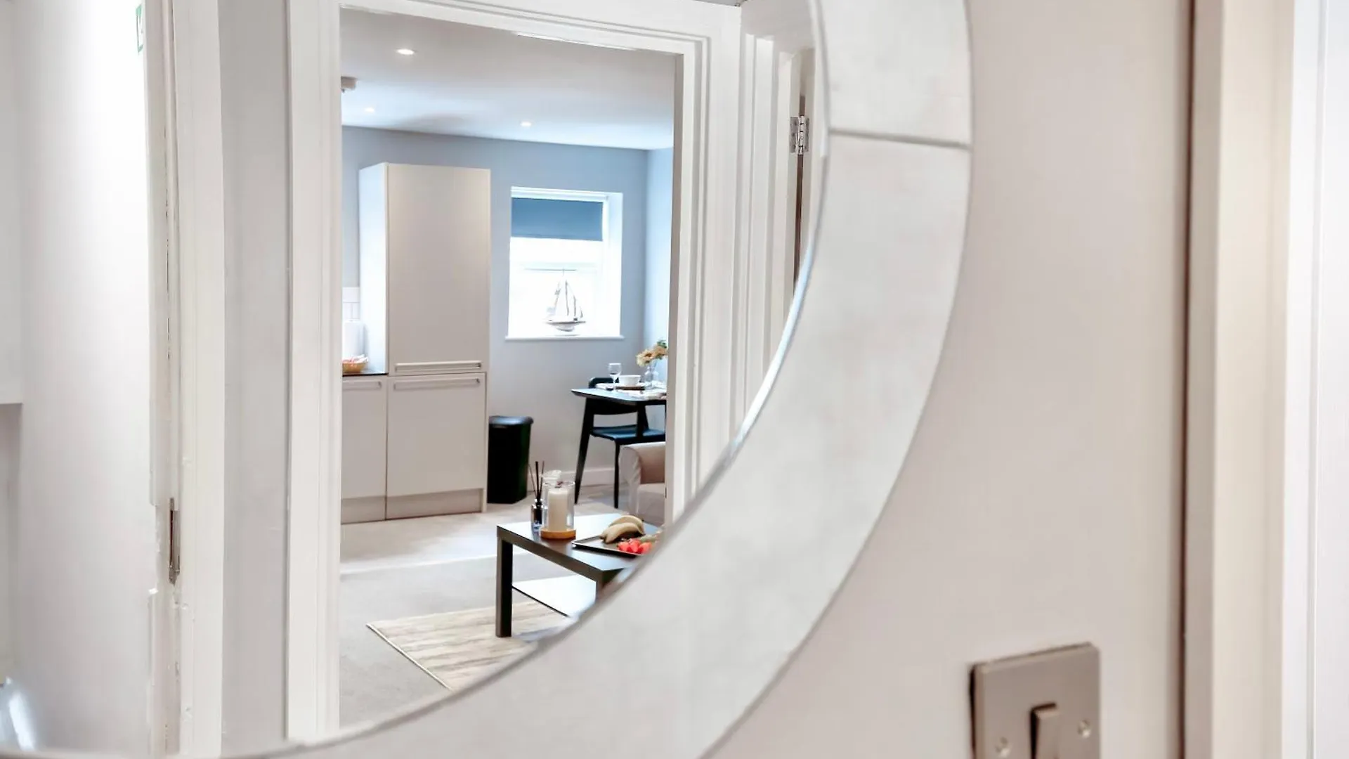 2 Bedroom, Brighton Central Apartment